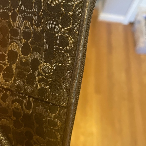 Coach wristlet and matching book keychain - Picture 4 of 7